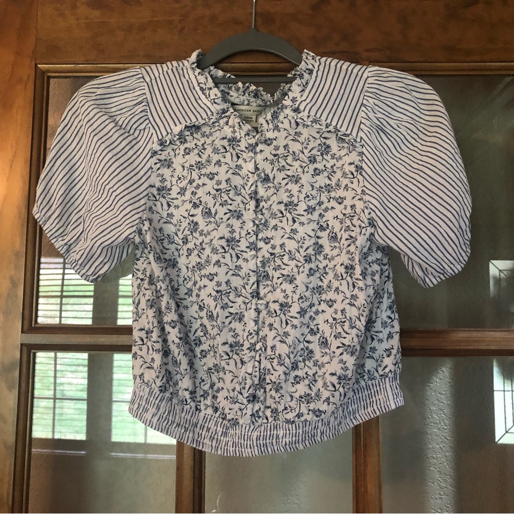 American Eagle crop blouse